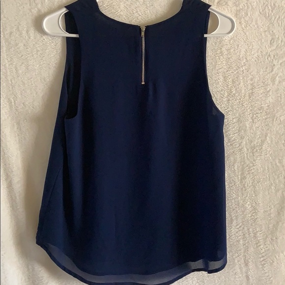 Top - Picture 2 of 2